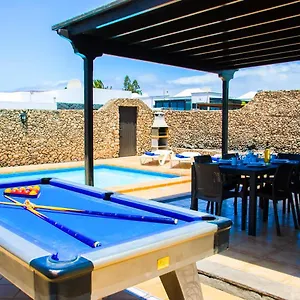 Calamares With Heated Pool And Air Conditioning Villa